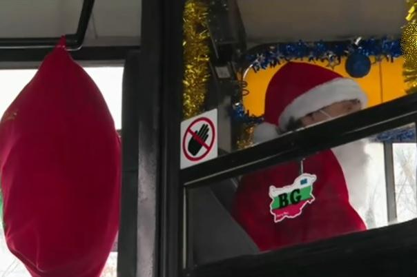 Дядо Коледа подкара тролей в София
