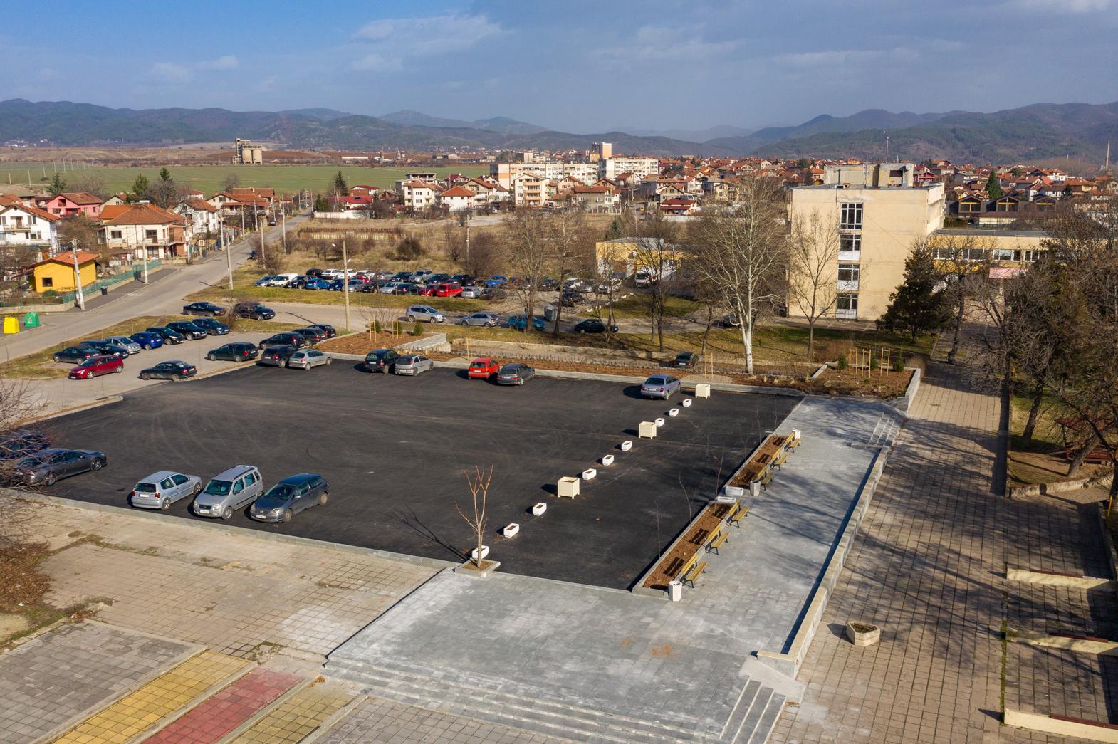 Площадът в Кумарица придоби напълно нова визия