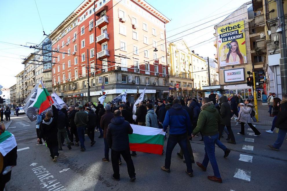Стотици протестираха в София в защита на пребития в Охрид Християн Пендиков