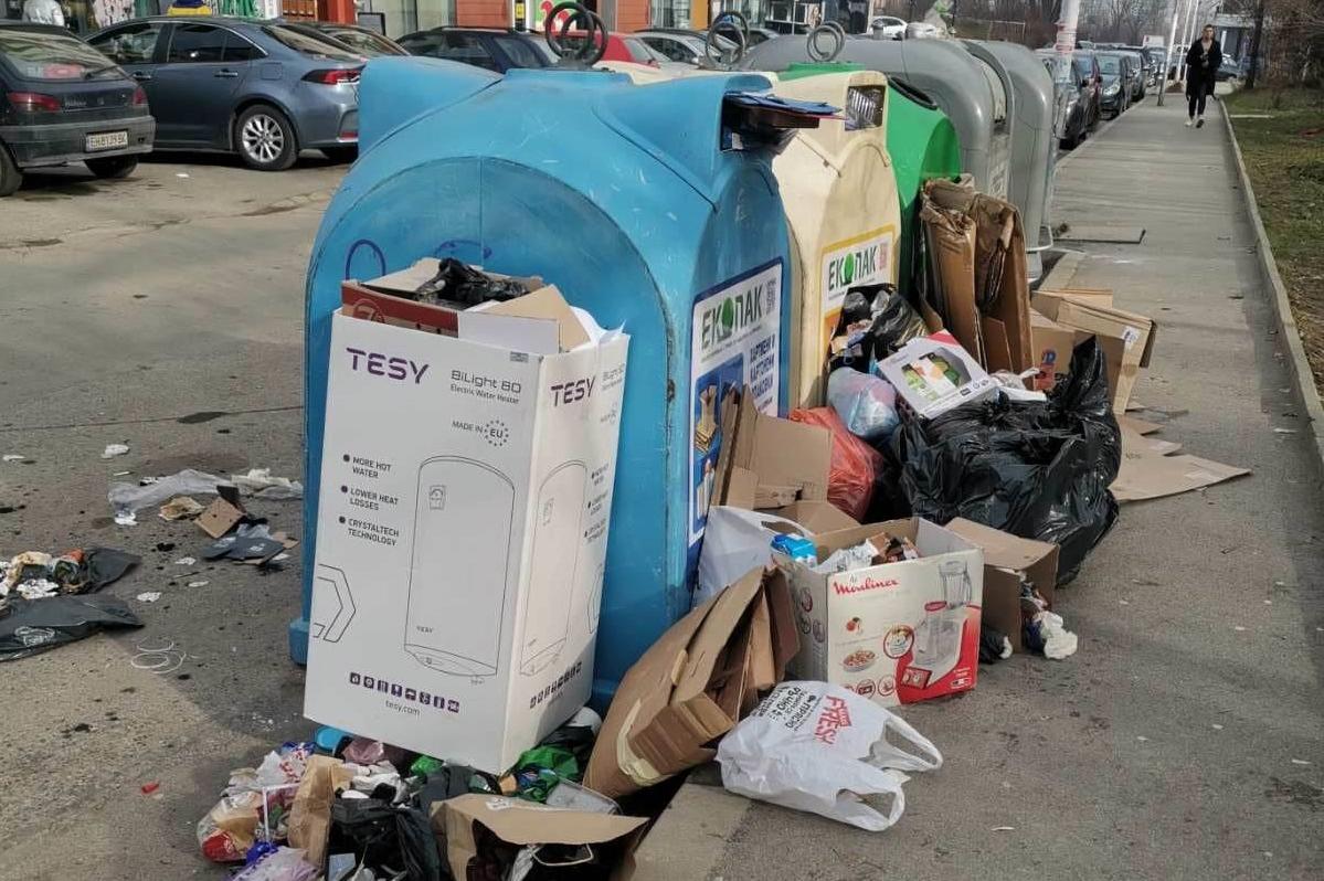 Смрад и боклуци се носят по ул. "Ат. Иширков" в столичния Студентски град