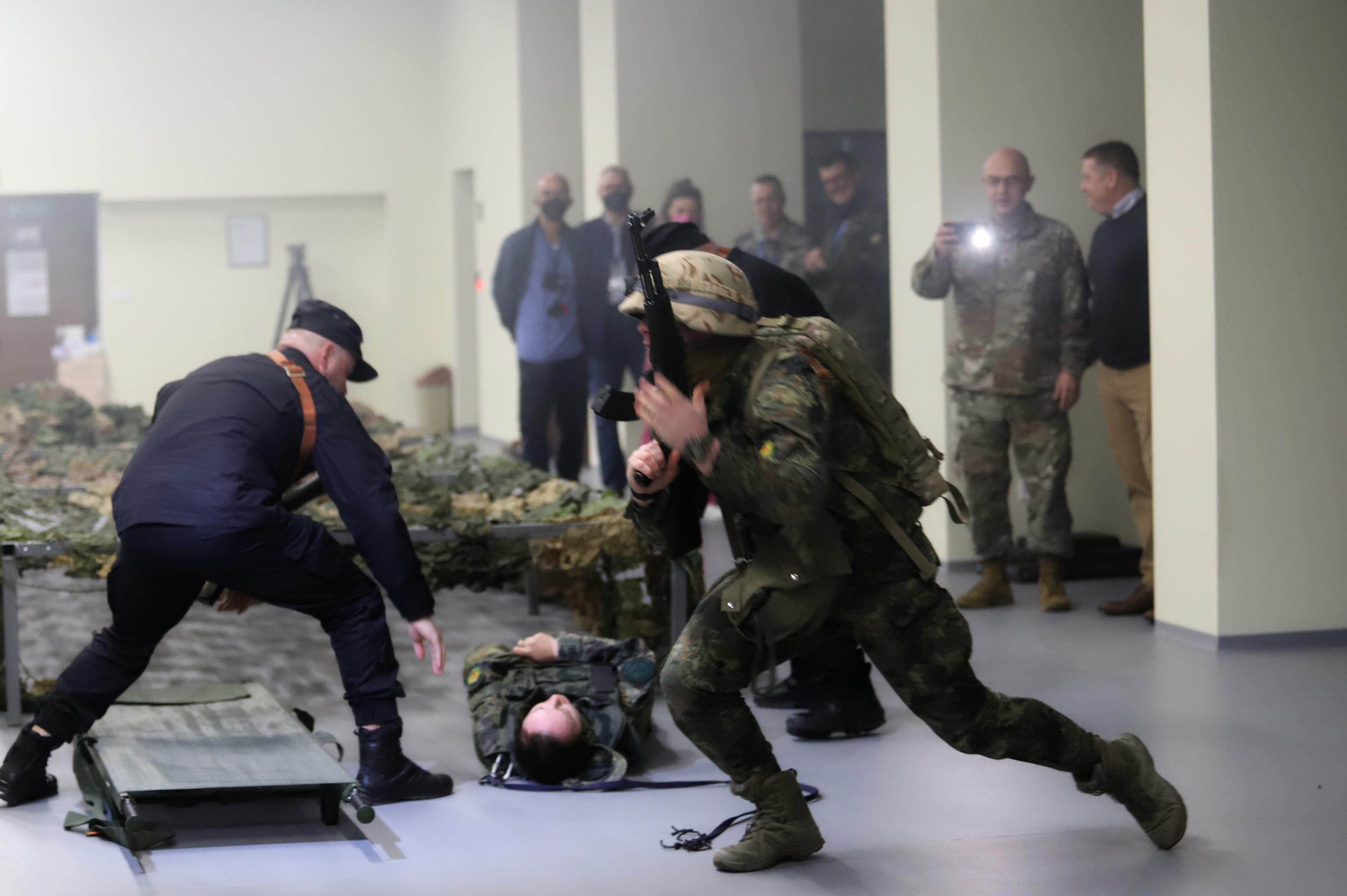 Още 40 бойни санитари преминаха през тренировъчния център на ВМА-София