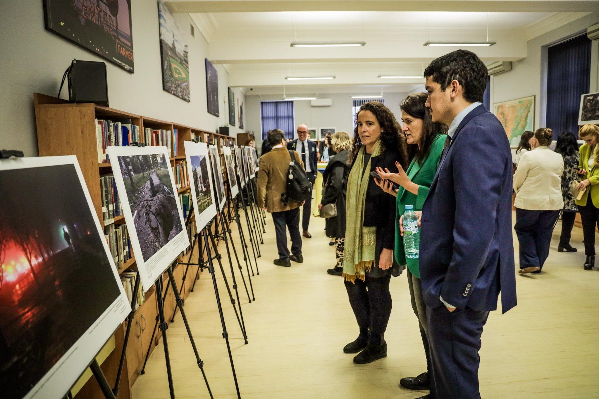 Кметът на София и посланикът на Украйна откриха фотоизложбата „Година на съ