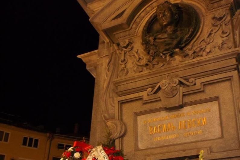 Променят движението около Паметника на Васил Левски в София