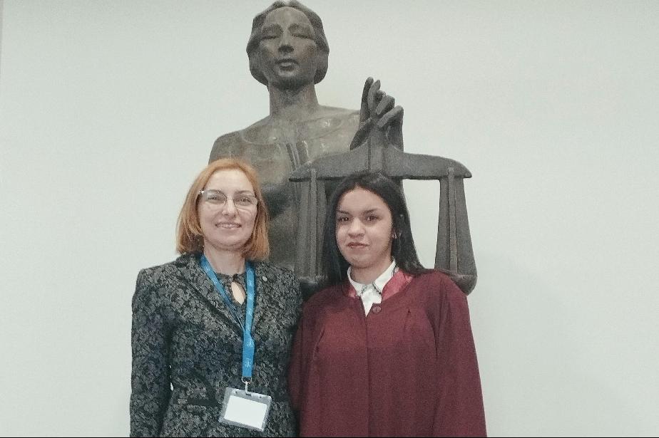 Ученичка от Гимназията по текстил в София стана прокурор за един ден