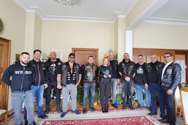 Мотоклубовете в София се срещнаха със столичния кмет