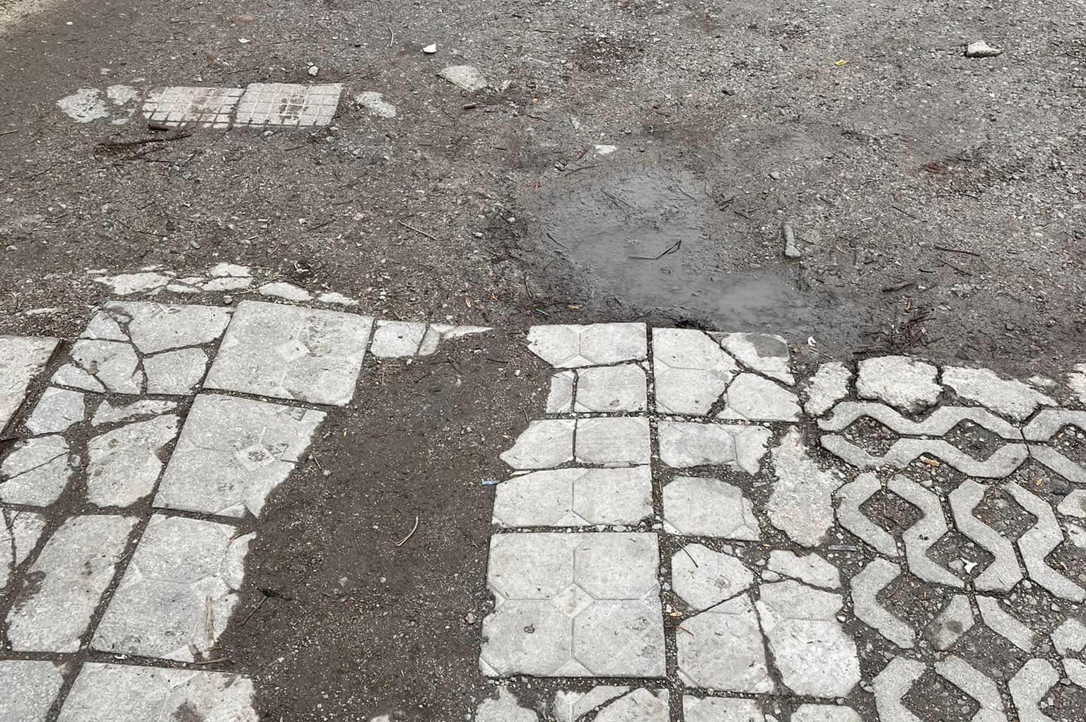 Столичани се оплакват от тротоар в Красно село, който е превърнат в „кална 