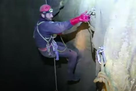 "Колкина дупка" край Своге е най-дълбоката и най-дългата пещера в България
