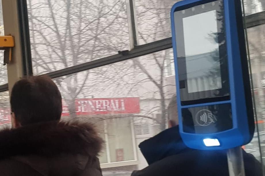 От сряда: Връщат месечна карта за една линия в градския транспорт в София