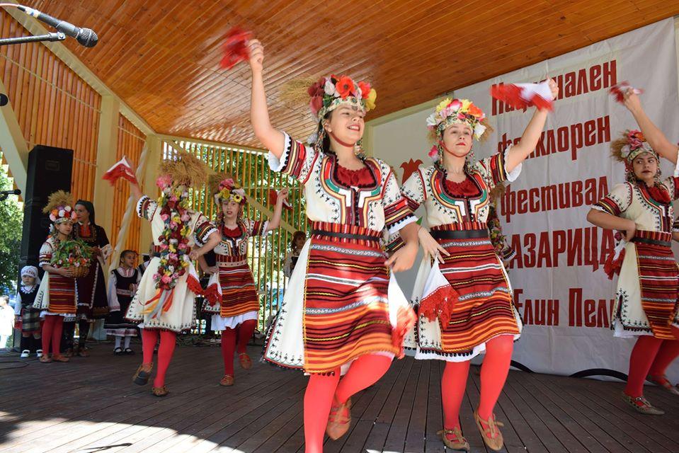 Над 20 състава от страната ще танцуват и пеят на фолклорния фестивал "Лазар