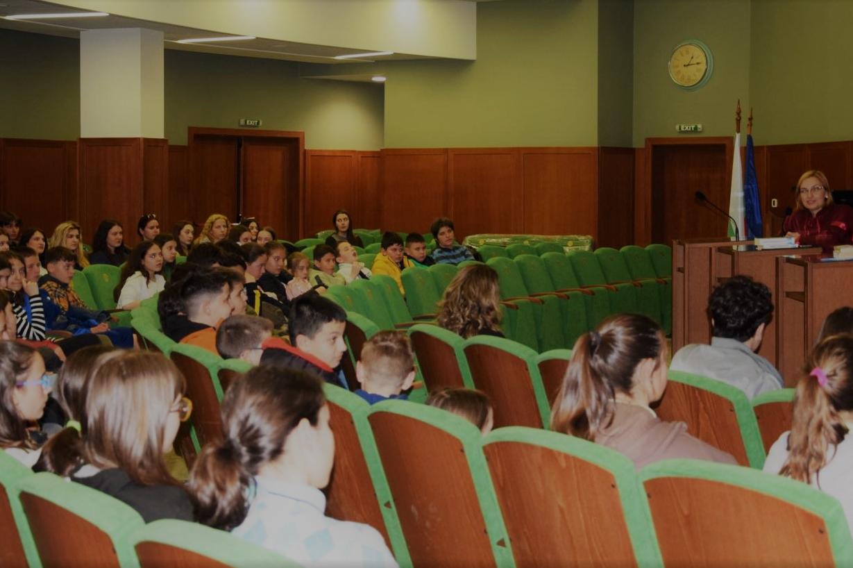 Софийски ученици гостуваха на съдии и прокурори