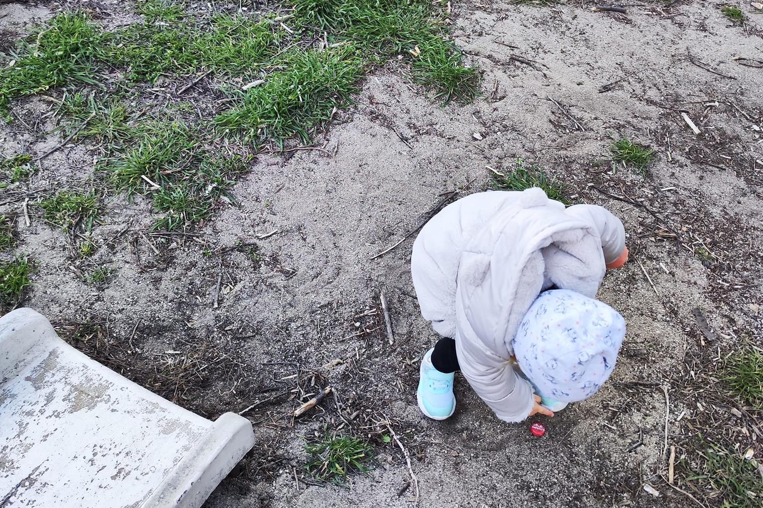 Столичани се оплакват от опасна детска площадка в жк Разсадника