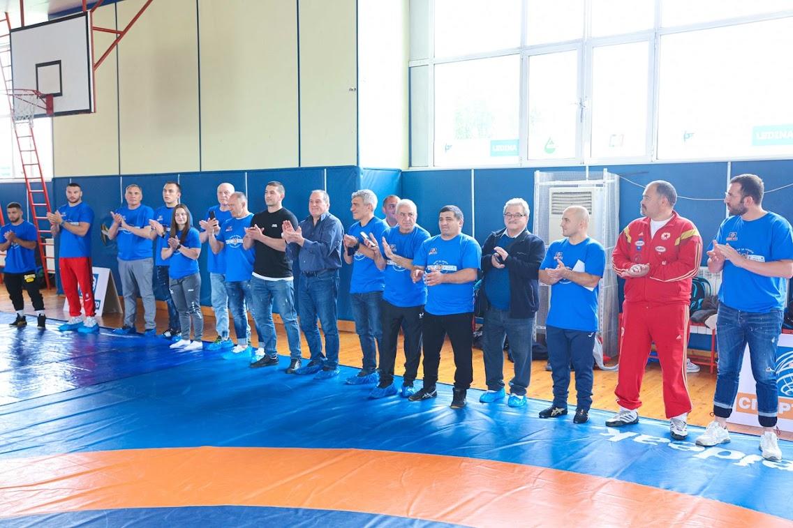 100 млади борци от София и страната се включиха в "Тренирай с шампионите" (