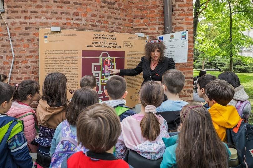 Ученици от 1 до 4 клас ще опознават София чрез два нови туристически маршру
