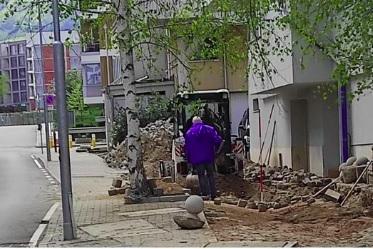 Ентусиаст разкопа улица в район Триадица и затвори гаражи