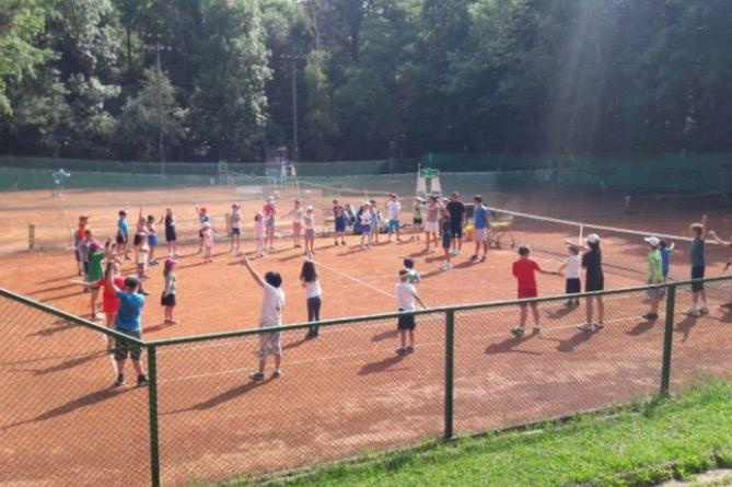 Летен тенис лагер събира децата на София в Борисовата градина