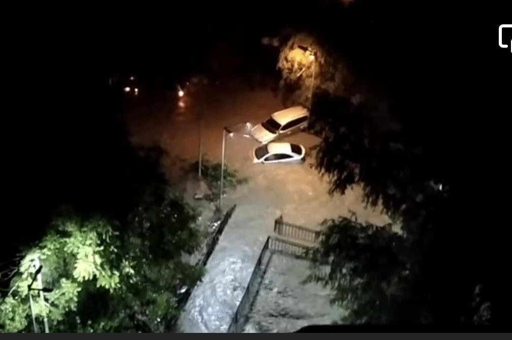 Наводнени мазета и повреден мост в Изгрев заради валежите
