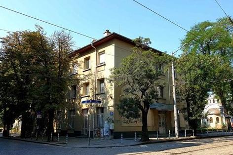 Реконструират детската поликлиника на ул. Пиротска в София