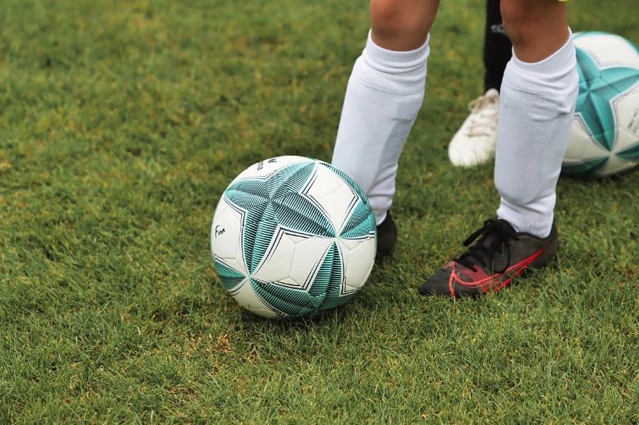 Празник на футбола събира малки спортисти в Нови Искър