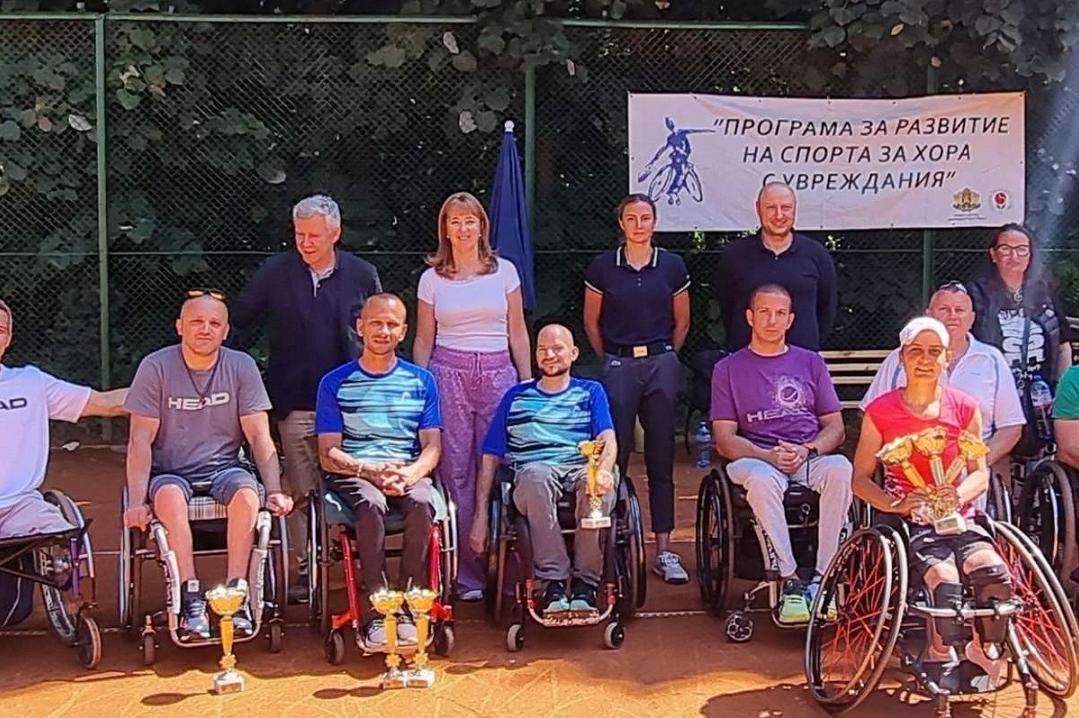 Мануела Малеева награди шампионите на Държавното по тенис за хора с уврежда