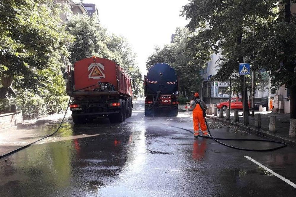 Преместети си колите: Започва миенето на улици "по карета" в 6 столични рай