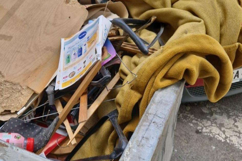 Столичанин с акт за за смесване на отпадъци на бул. Левски 18