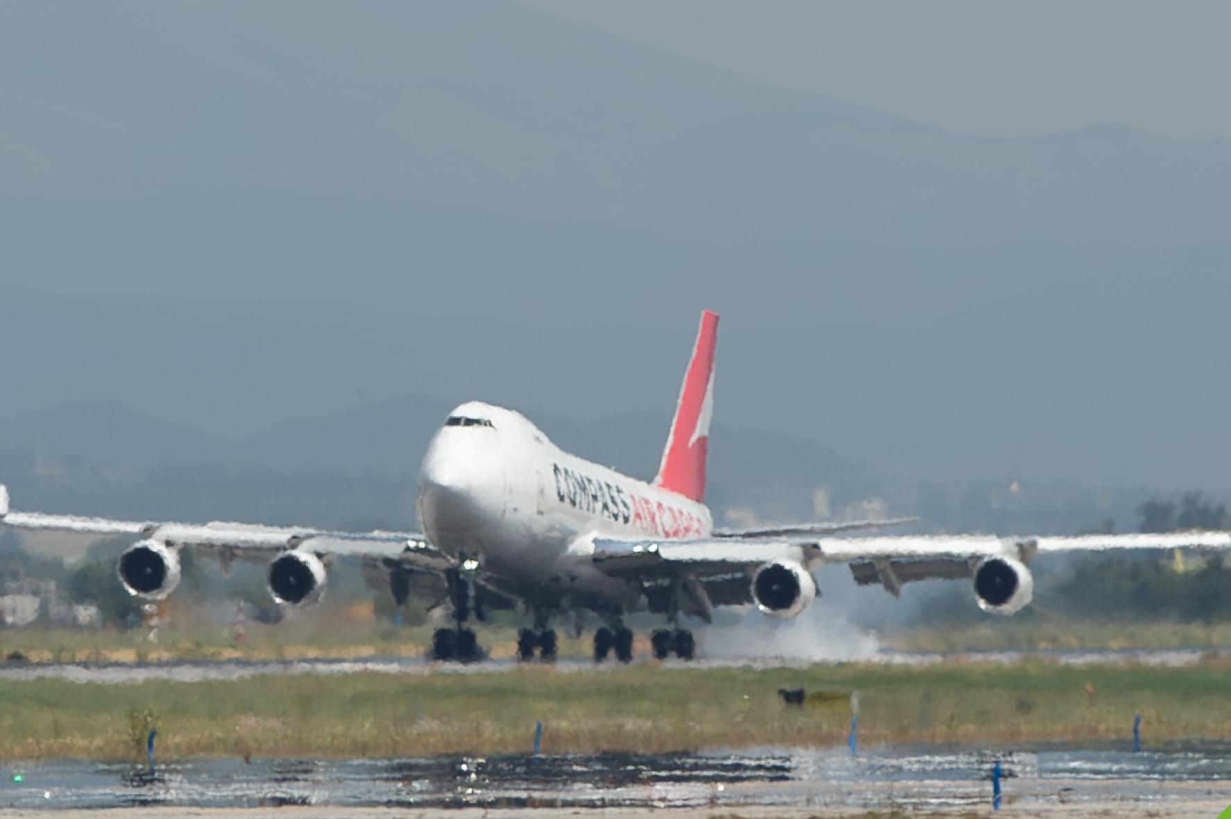 Първият Boeing 747 с българска регистрация кацна на Летище София