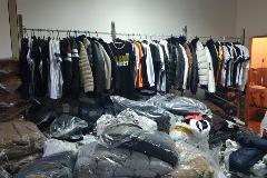 Икономическа на СДВР разби склад за контрабандна на дрехи