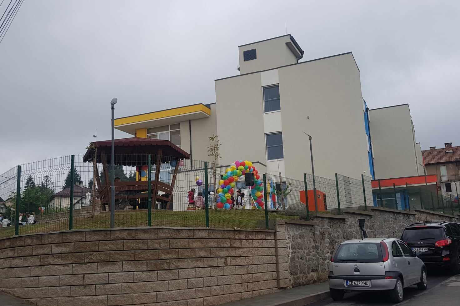 С хляб и сол откриха новата сграда на детска градина „Щурче“ в Бистрица (СН