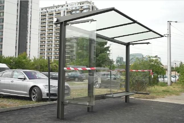 Монтират 115 нови спирки на градския транспорт в София