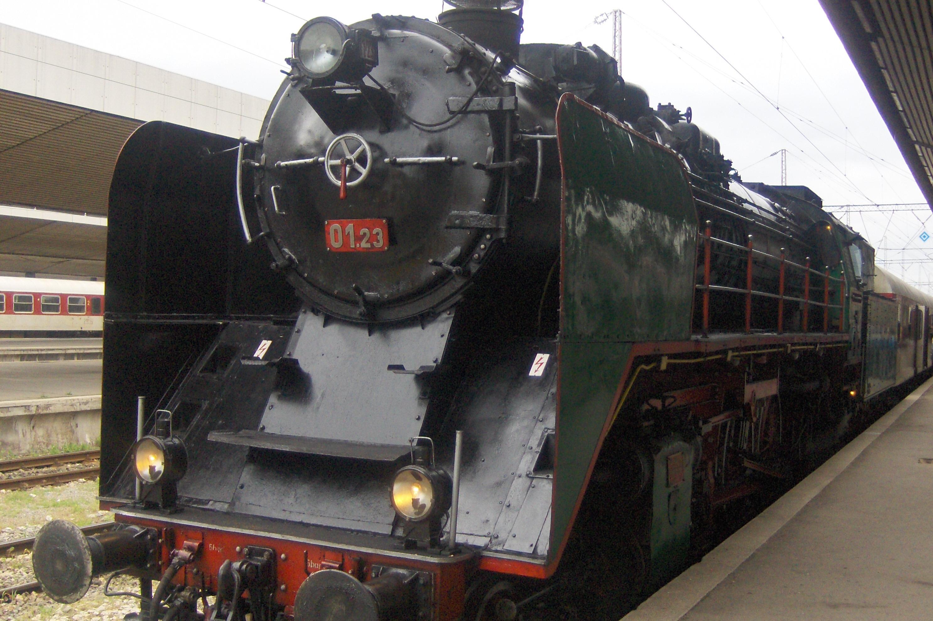Влак с парен локомотив ще пътува от София до Банкя