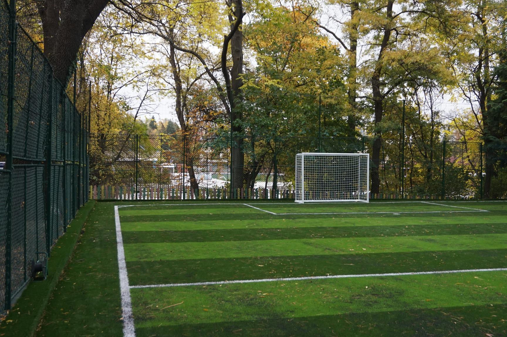 Футболното игрище в столичния парк "Кестените" е обновено (СНИМКИ)