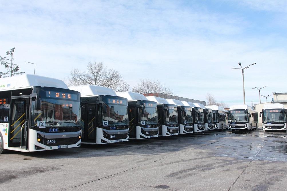 Допълнителни автобуси в София за днешната Задушница