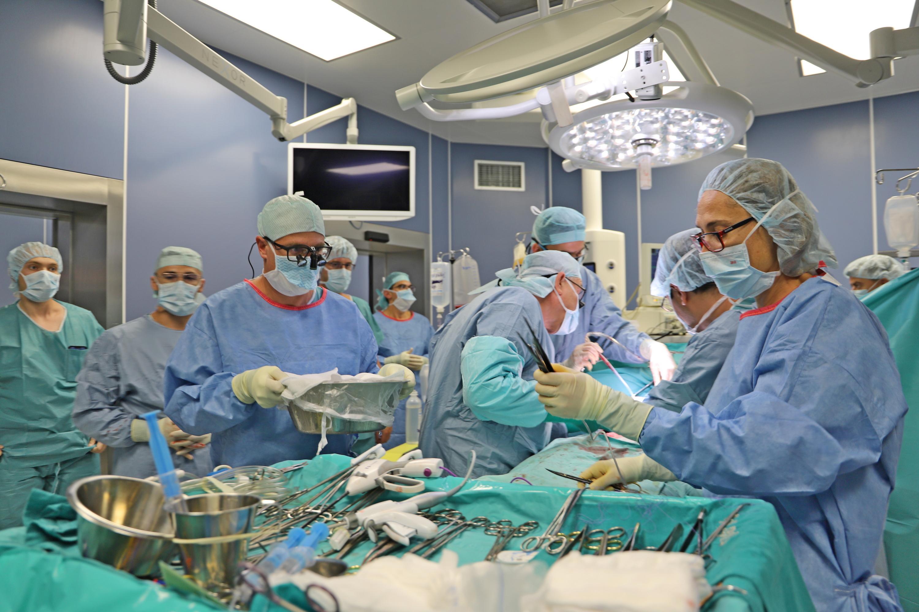 Светила в чернодробната хирургия от Европа и Азия ще обменят опит в София