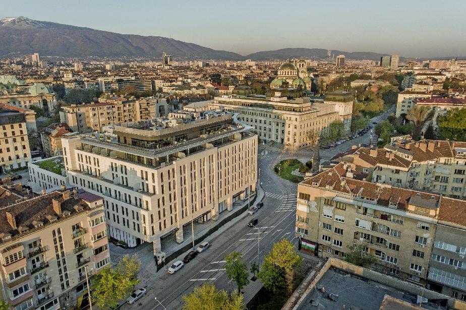 Кметът на София: Забраната за стари коли в центъра трябва да влезе в сила, 
