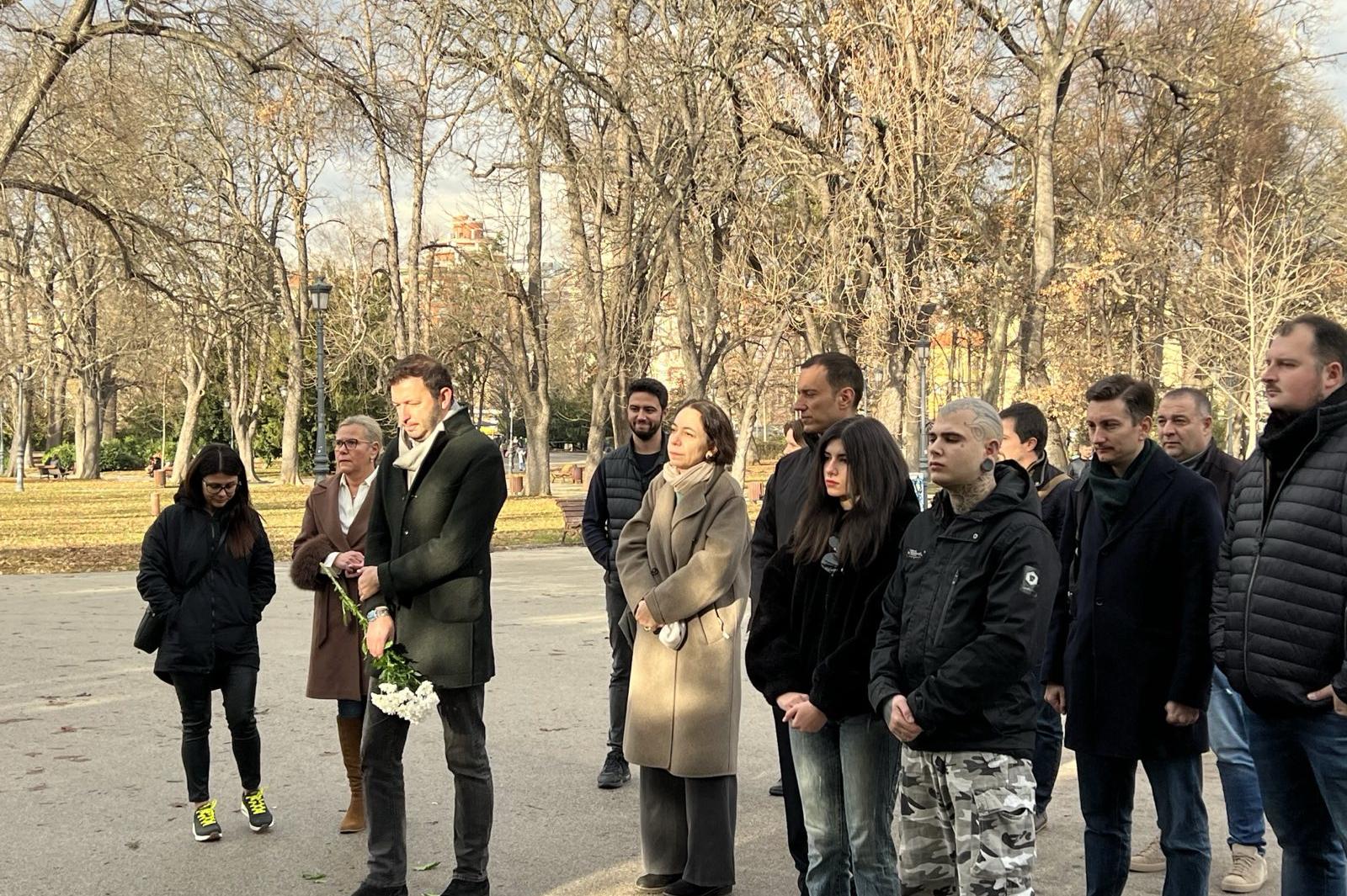 Кметът на София Васил Терзиев поднесе венец на паметника на Христо Ботев в 