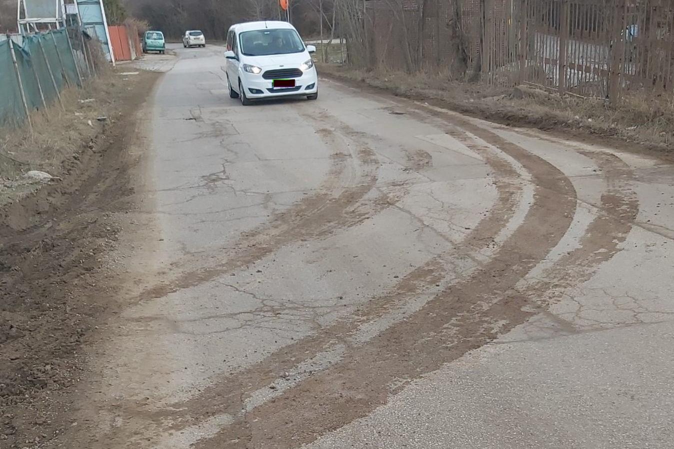 Санкция за строителни фирми заради кал по улица в Панчарево