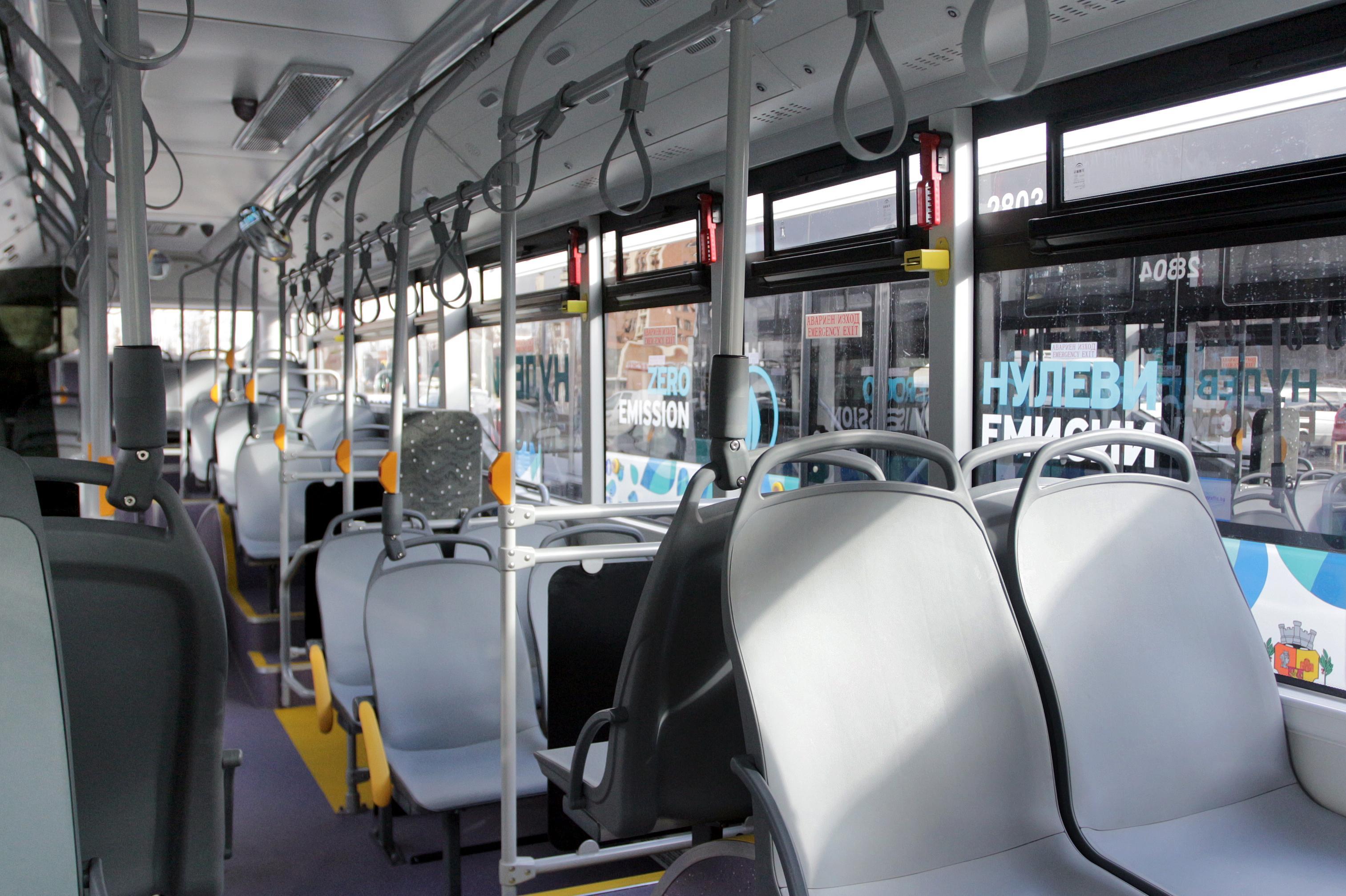 Възстановено е движението на автобусите на Площада на авиацията