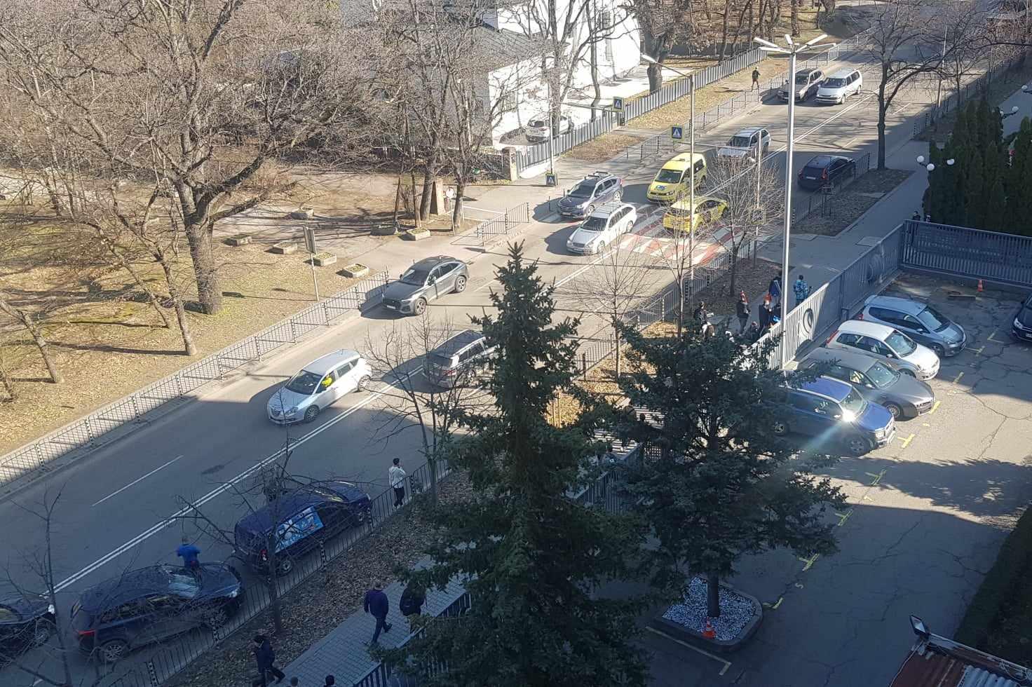 Заради счупен фар: Шофьор души друг на бул. Драган Цанков в София