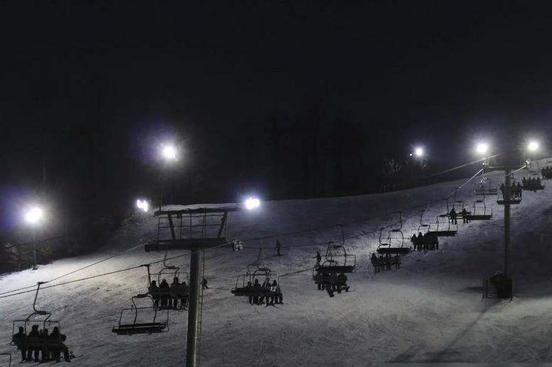 Нощно каране привлича скиорите в Боровец