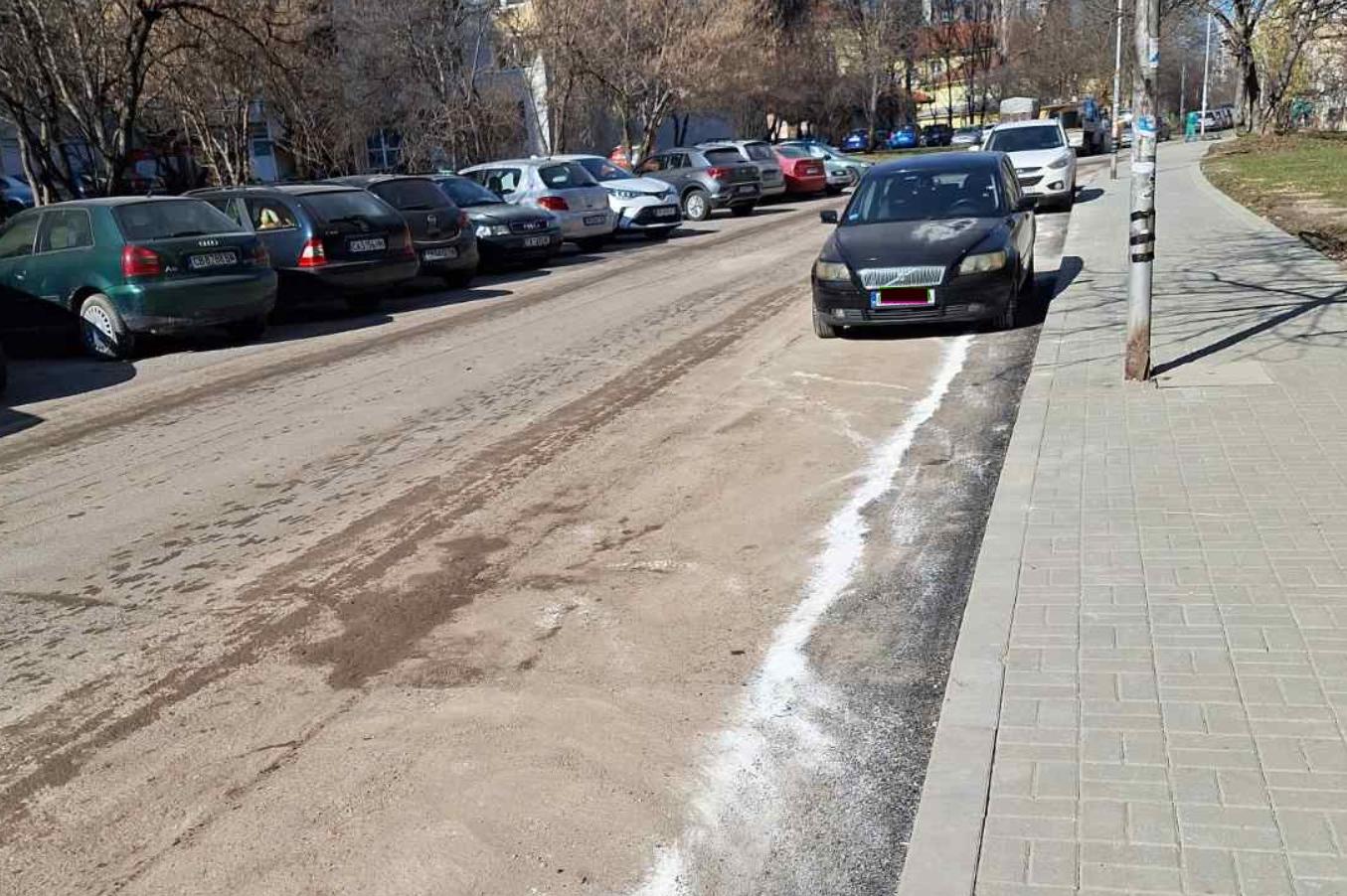 Заради миене: Днес няма да се паркира на столичната ул. „Атанас Цветанов“
