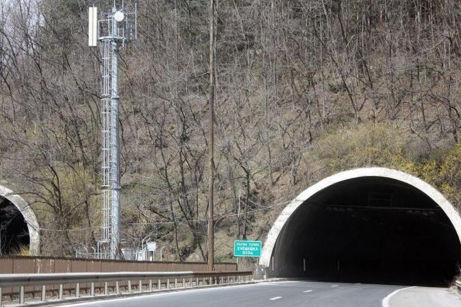 За 4 часа затварят тунел "Правешки ханове" към София, сменят осветление