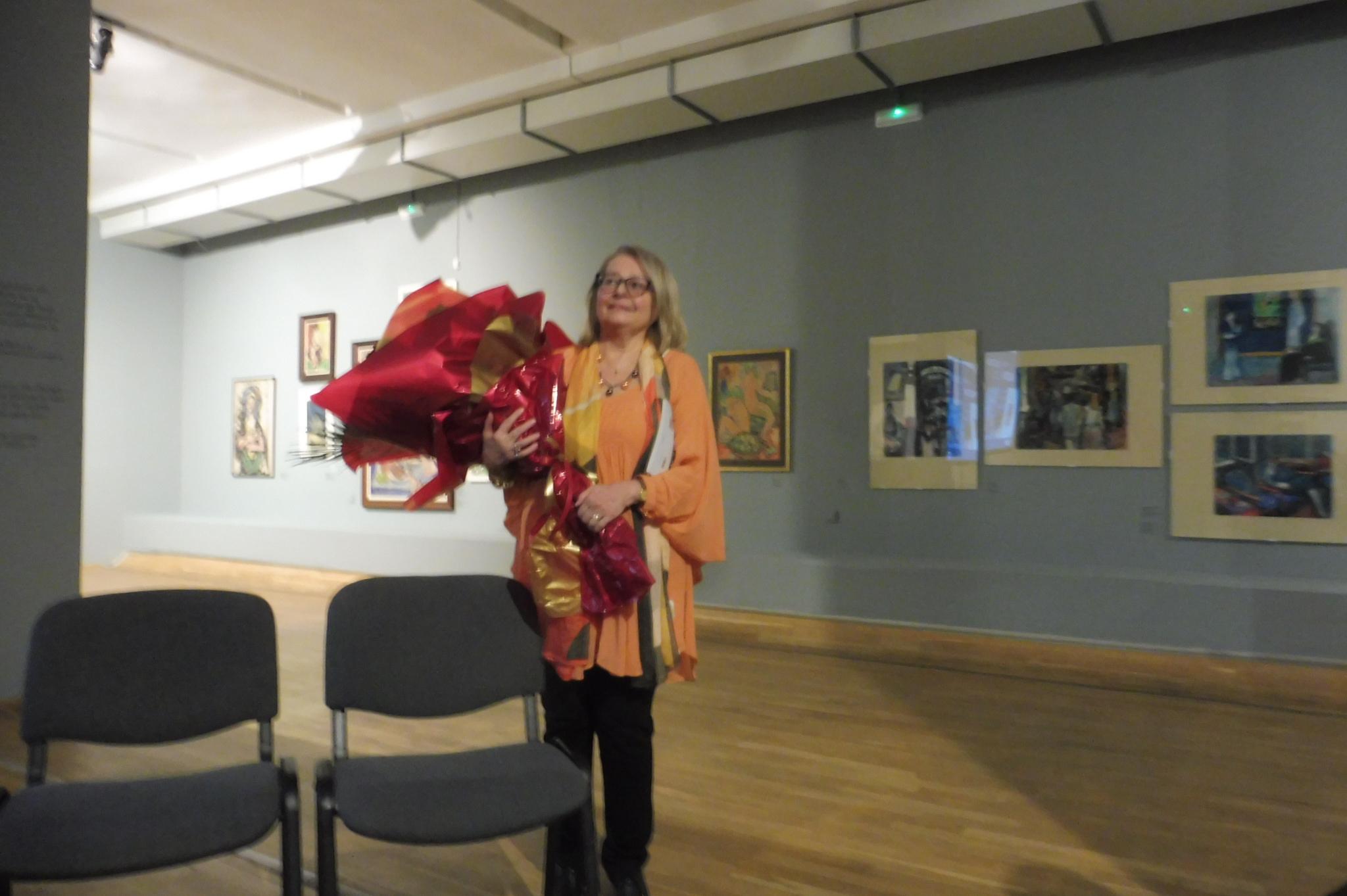 Ваня Радева представи първа стихосбирка Софийскатата художествена галерия