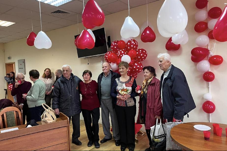 Двойки от няколко поколения празнуваха любовта в столичния Кремиковци
