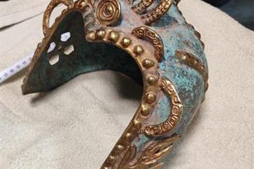 Сред намерените съкровища са тракийки шлем и златни накити