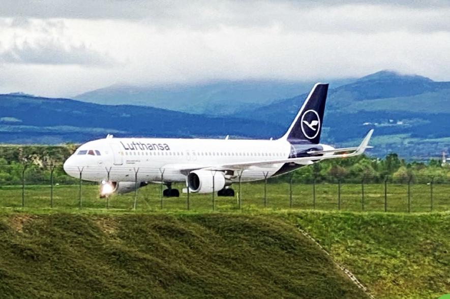 Авиокомпания „Луфтханза“ отмени полети от и за София