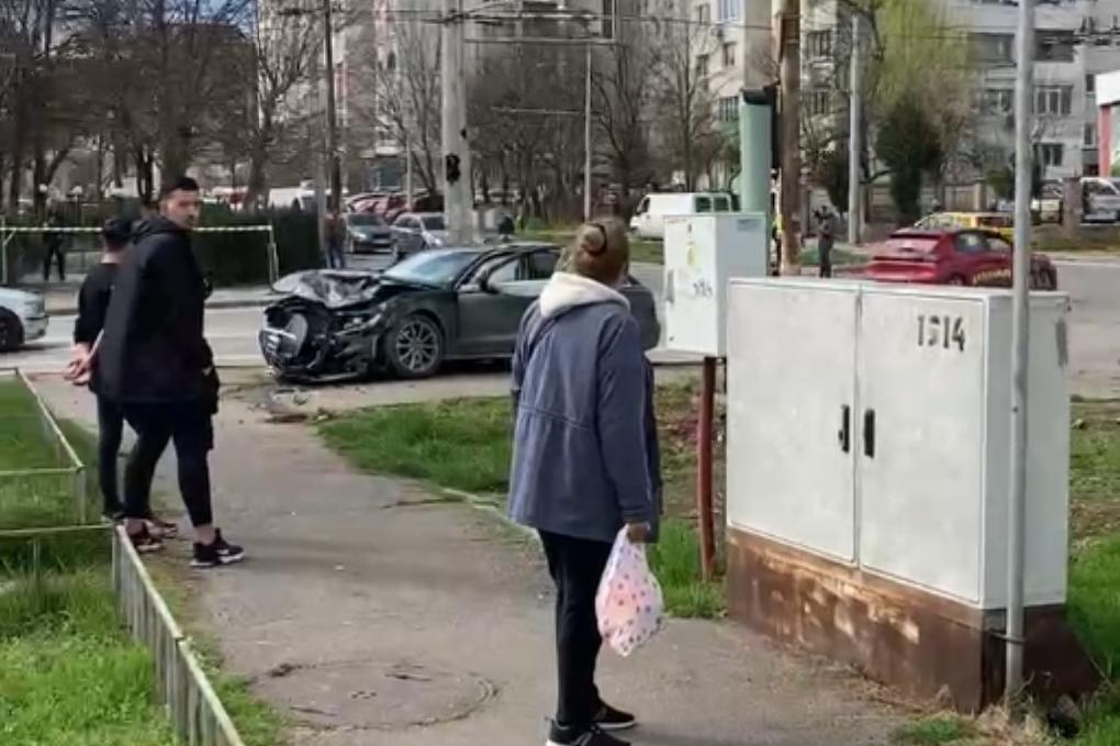 Катастрофа с пострадала жена затвори бул. Добринова скала в София за 3 часа
