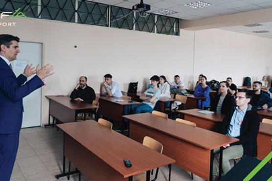 Главният изпълнителен директор на Летище София с лекция пред студенти от Те