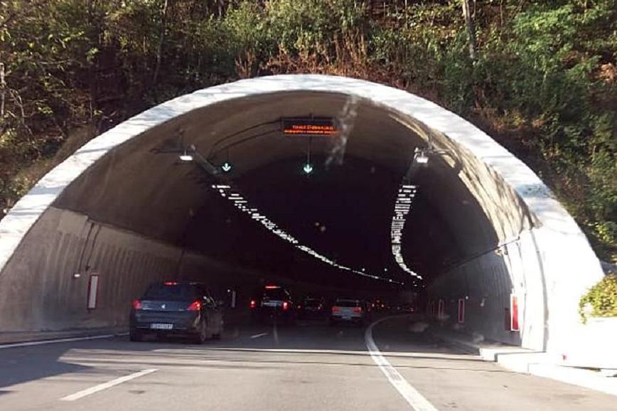 Ограничават движението в тунел „Ечемишка" в посока София