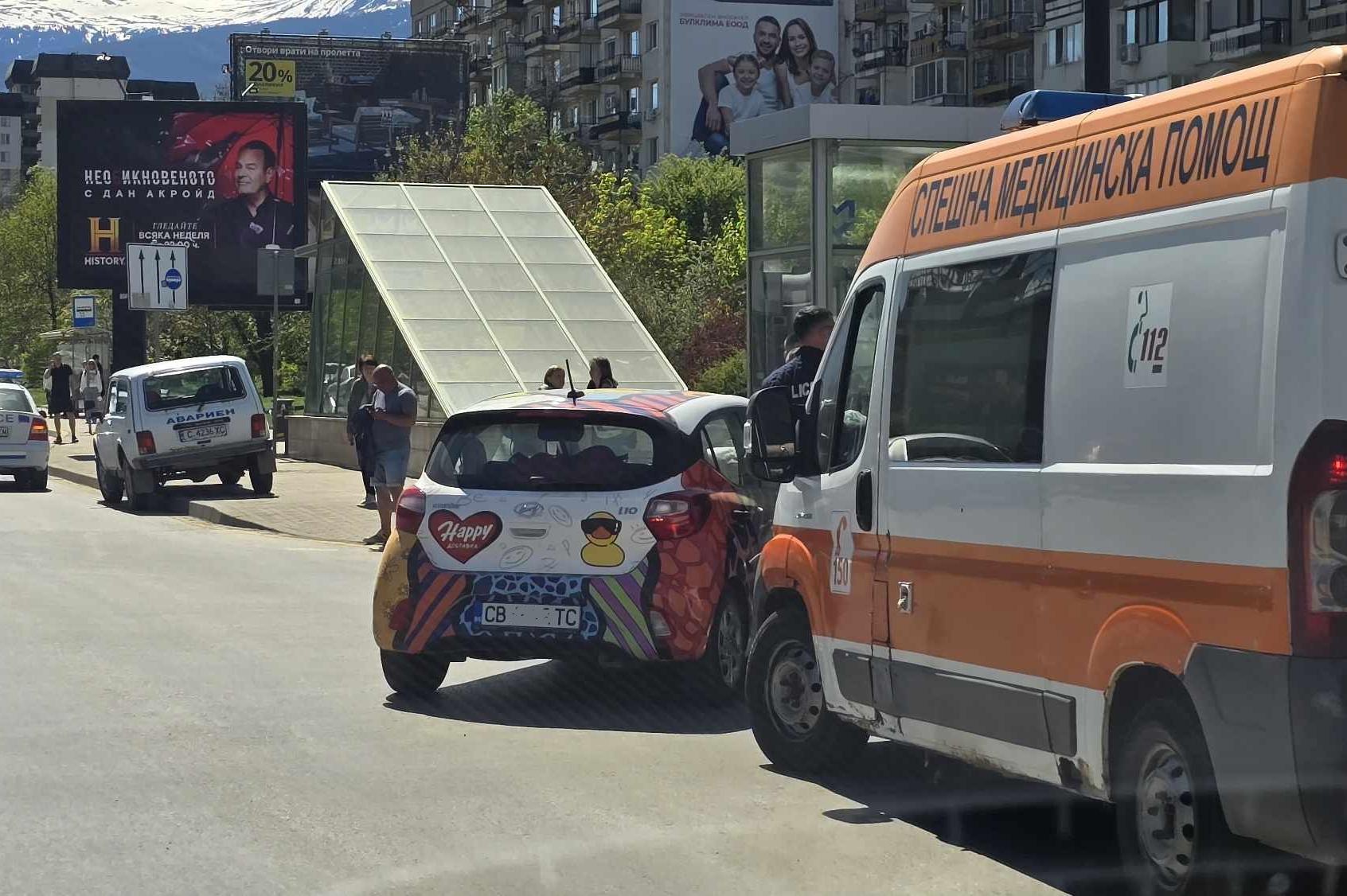 Катастрофа на бул. Ал. Малинов в София затруднява движението