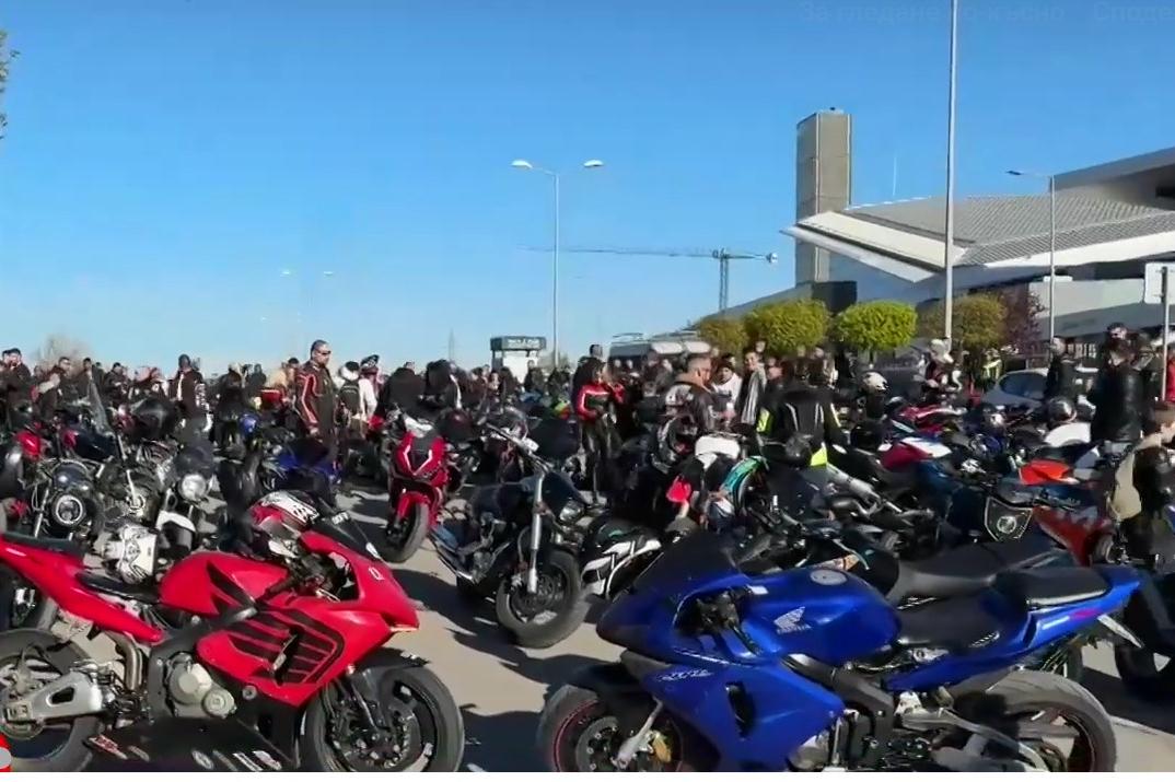 Шествие с хиляди мотори откри мотосезона в София